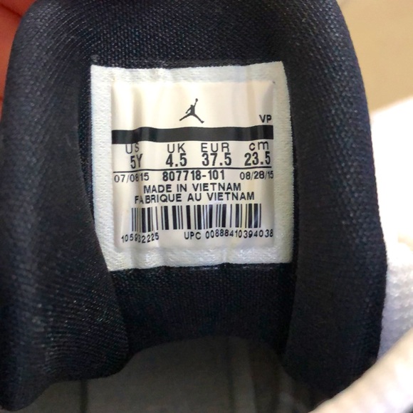 Nike Air Force Basketball Shoes - Picture 4 of 4